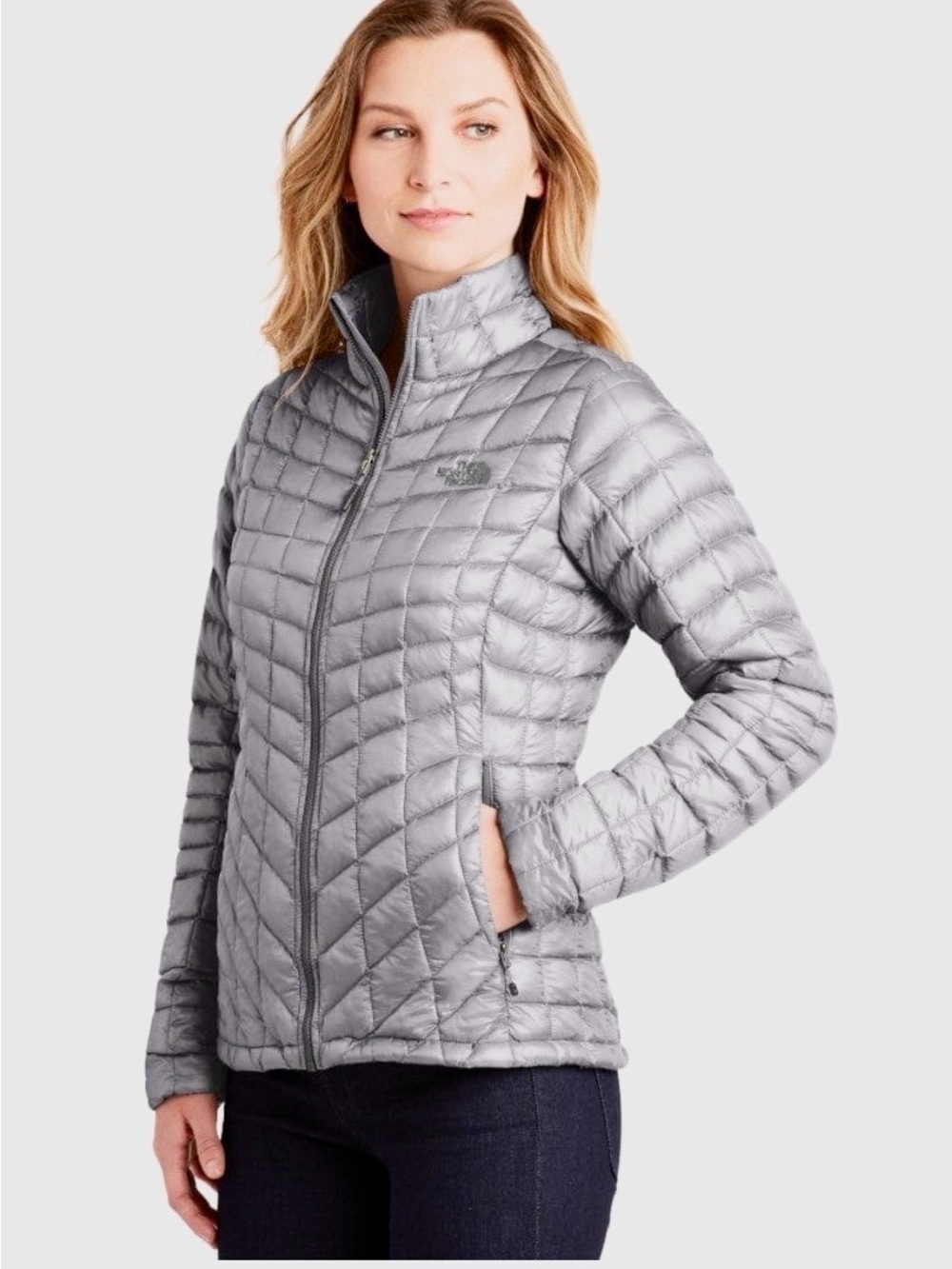 The North Face Women's Silver Quilted Lightweight Thermoball Jacket, Size XL🩶